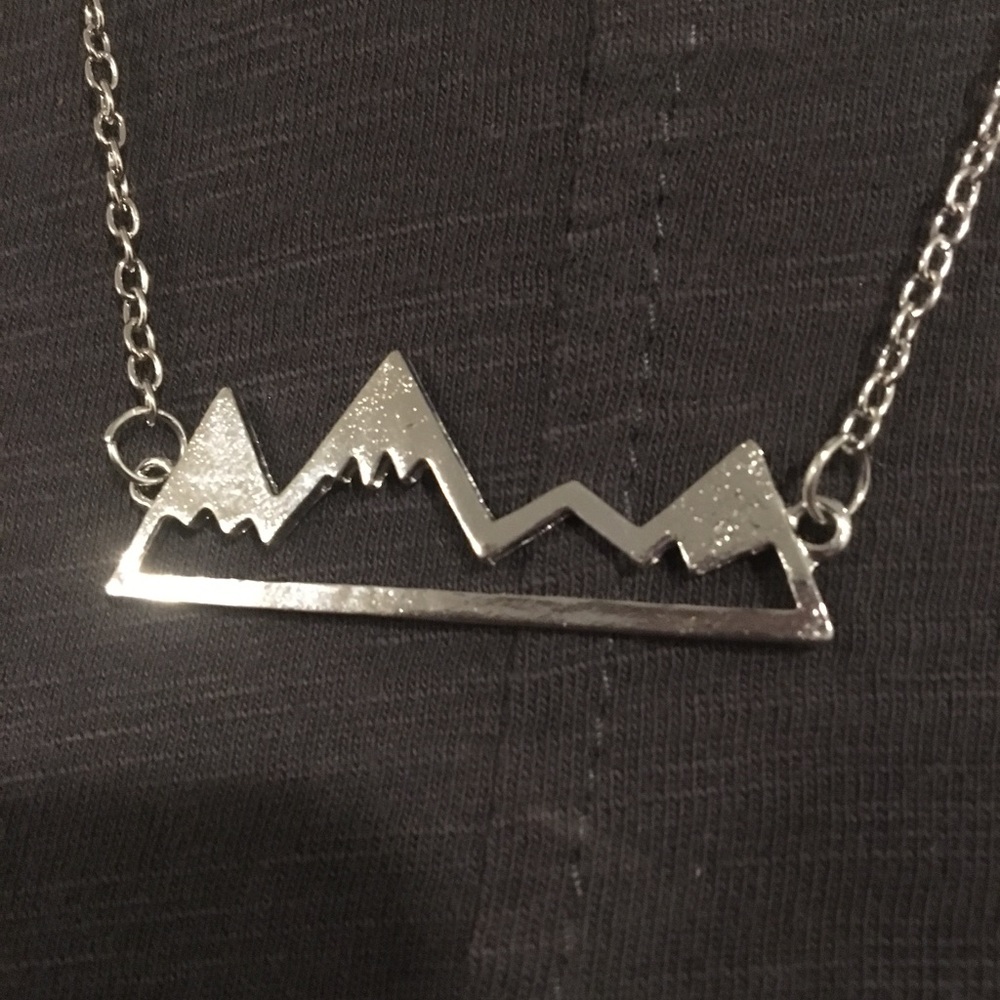 🏔️Mountain top Necklace - Picture 4 of 4